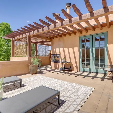 Luxe & Stylish Near Downtown! *