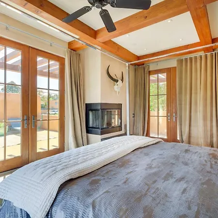 Luxe & Stylish Near Downtown!